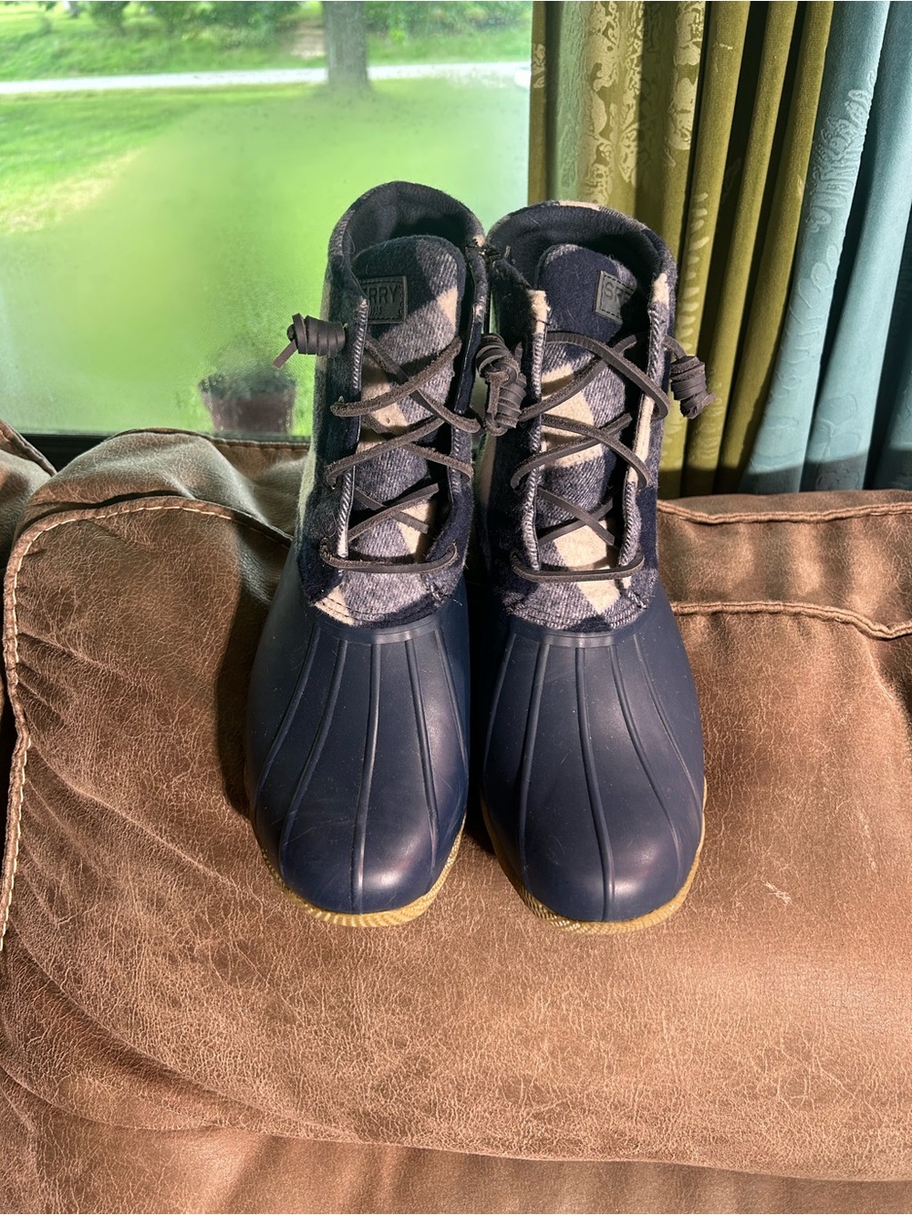 EUC Sperry Boots